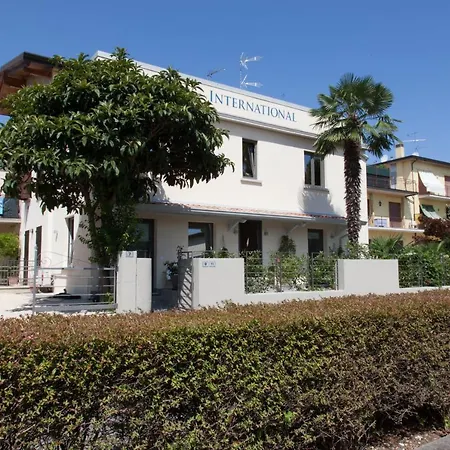 International & Apartamento Sirmione