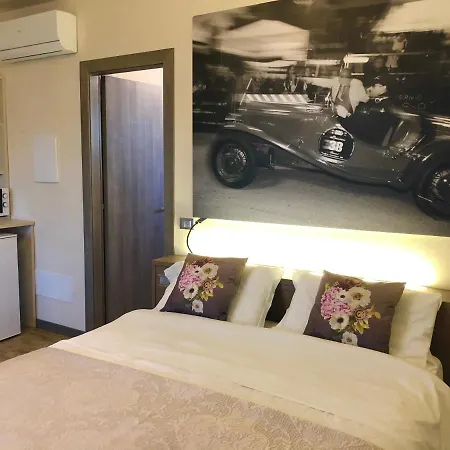 International & Apartamento Sirmione